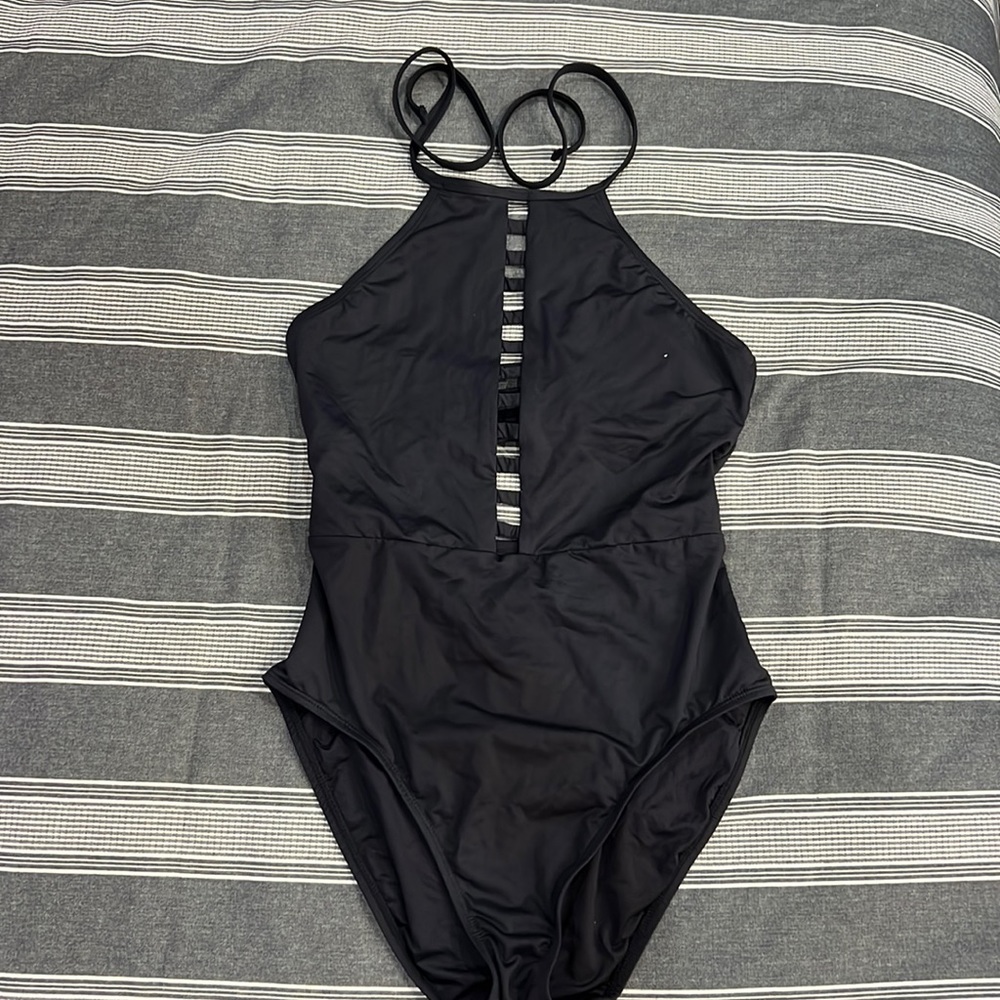 ONE PIECE SWIMSUIT